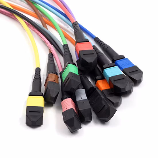 Cabo de conexão óptica de tronco MPO de modo único Cabo de conexão de fibra óptica MPO de 12 núcleos Cabo de conexão de fibra óptica MTP MPO
